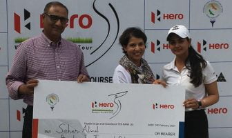 Seher Atwal (R) receiving her winning cheque from Mr. Andrew Pinto Chairman Tournaments-PCGC and Mrs. Padmaja Shirke, Lady Captain PCGC