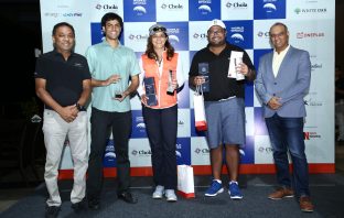 From L to R, Arun Murugappan, Director, Chola Finance & Investments with the 3 winners, Shiv Moola, Norraine Faizal & Varun Mammen along with Navnit Nakra, CEO, One Plus
