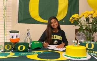 Anika Varma signs with Oregon Women's Golf