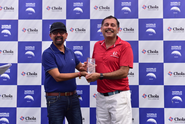 Adarsh Hegde, Jt MD, Allcargo gives away Closest to Pin prize to Ashish Seth
