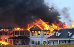 Oakland Hills Clubhouse on the day of fire incident