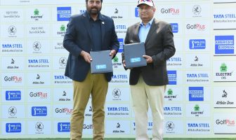 Mr. Uttam Singh Mundy, CEO, PGTI (left) and Mr. Sanjiv Paul, Vice President (Safety, Health & Sustainability), TATA Steel (right) signed the partnership renewal agreement at the Tollygunge Club in Kolkata on Friday