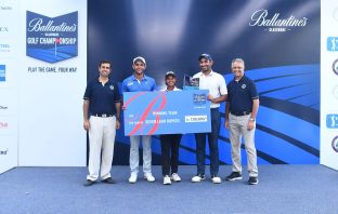 Aadil Bedi (2nd from left), Hitaashee Bakshi (centre) and Ankur Chadha (2nd from right) receive their winning cheque and trophies from Mr. Karan Bindra, Director, K&A Golf (extreme right) and Mr. Anitya Chand, Director, K&A Golf (extreme left)